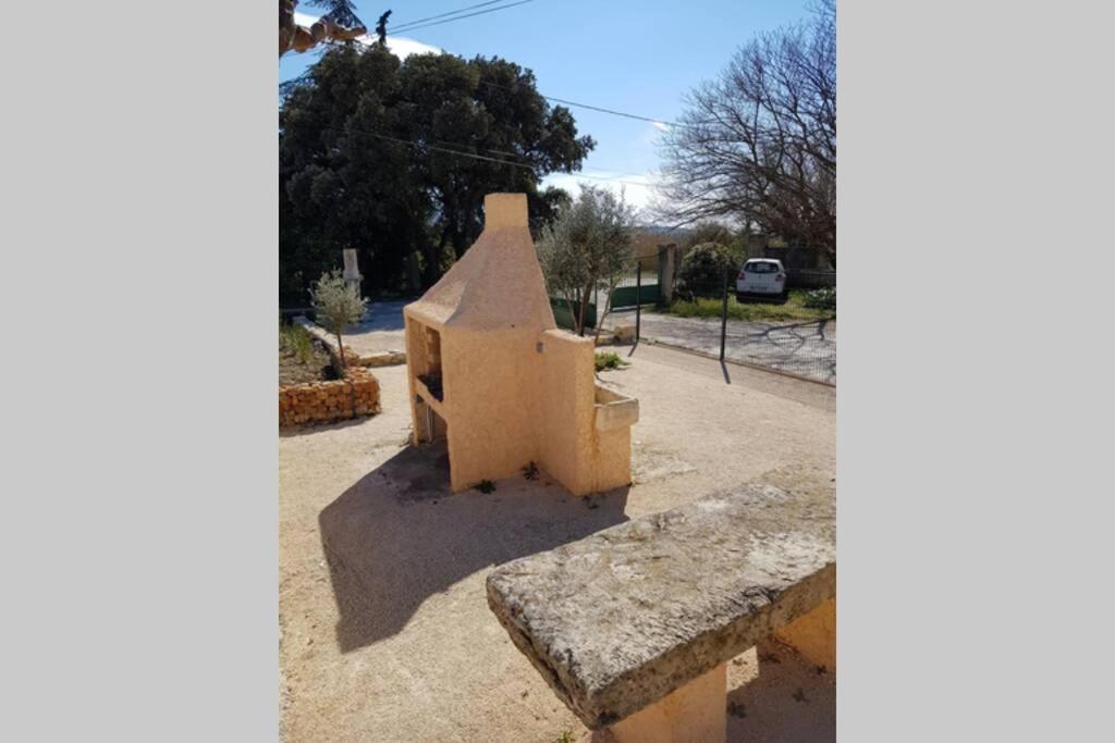 Le Calme En Provence Villa Tulette Eksteriør billede